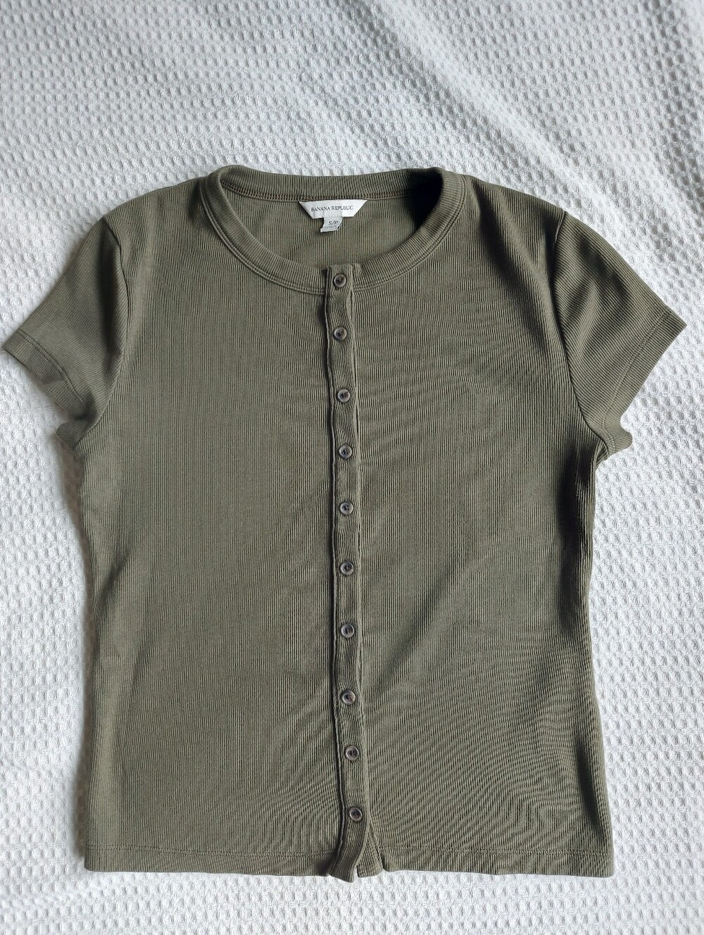 Banana Republic Olive Short-Sleeve Button-Front Ribbed Tee
